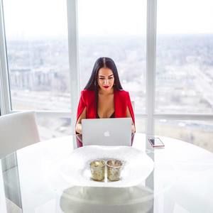 Meet your Posher, Alessandra